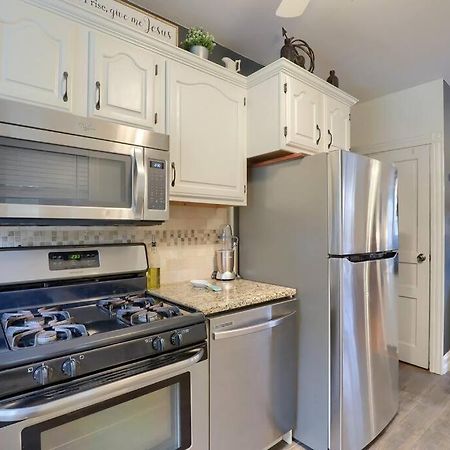 Rare City Home W/ Backyard Fire-Pit & Hottub لانكاستر المظهر الخارجي الصورة