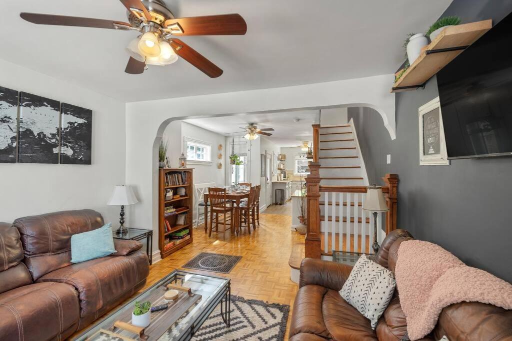Rare City Home W/ Backyard Fire-Pit & Hottub لانكاستر المظهر الخارجي الصورة
